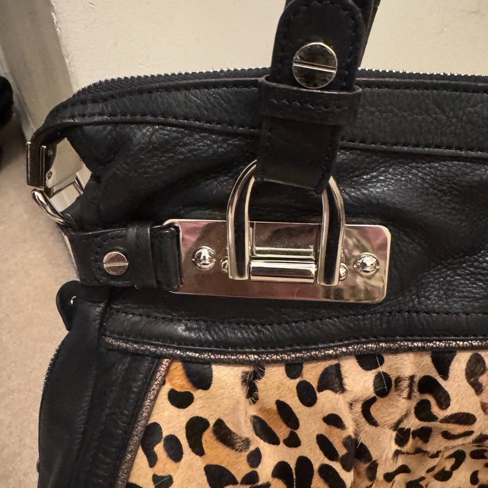 B. Makowsky Black leather and Leopard Shoulder Bag - Picture 2 of 11